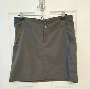 Royal Robbins Grey Mini Skirt Trim  Fit Stretch Size Medium